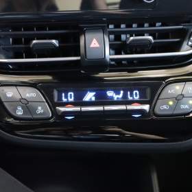 Foto inzerátu Toyota C-HR 1.2 Turbo