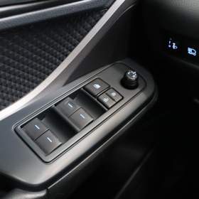 Foto inzerátu Toyota C-HR 1.2 Turbo