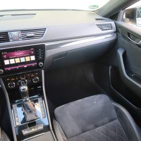 Foto inzerátu Škoda Superb 2.0 TSI