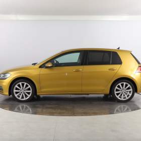 Foto inzerátu Volkswagen Golf 1.0 TSI