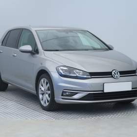 Volkswagen Golf 1.0 TSI / 19500426