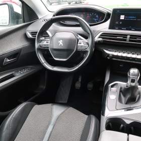 Foto inzerátu Peugeot 3008 1.2 PureTech