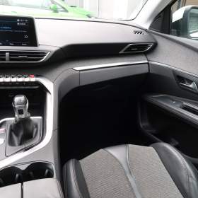 Foto inzerátu Peugeot 3008 1.2 PureTech