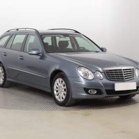 Mercedes- Benz Třídy E E 220 CDI / 19520229