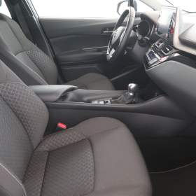Foto inzerátu Toyota C-HR 1.8 Hybrid