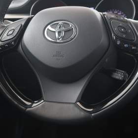 Foto inzerátu Toyota C-HR 1.8 Hybrid
