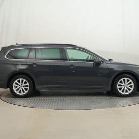 Foto inzerátu Volkswagen Passat 2.0 TDI