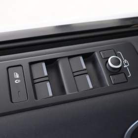 Foto inzerátu Land Rover Discovery 3.0 Td6