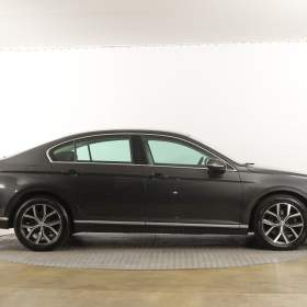 Foto inzerátu Volkswagen Passat 2.0 TDI