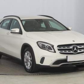 Mercedes- Benz GLA GLA 200 d 4MATIC / 19531836