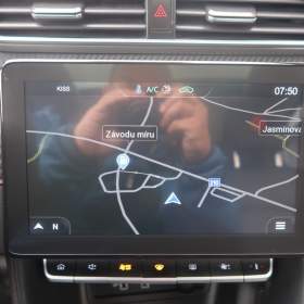 Foto inzerátu MG ZS SUV 1.0 Turbo