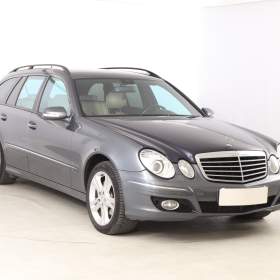 Mercedes- Benz Třídy E E 320 CDI / 19534560
