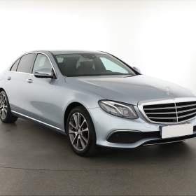 Mercedes- Benz Třídy E E 200 4MATIC / 19534790