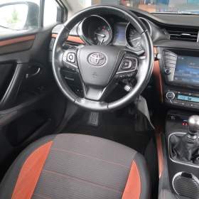 Foto inzerátu Toyota Avensis 2.0 D-4D