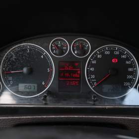 Foto inzerátu Volkswagen Multivan 2.5 TDI 4Motion