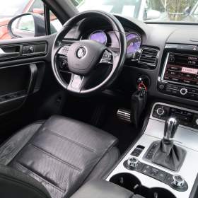 Foto inzerátu Volkswagen Touareg 3.0 TDI
