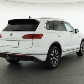 Foto inzerátu Volkswagen Touareg 3.0 TDI
