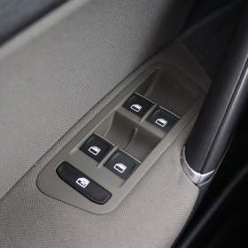 Foto inzerátu Volkswagen Golf 2.0 TDI