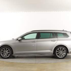 Foto inzerátu Volkswagen Passat 2.0 TDI