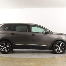 Foto inzerátu Peugeot 5008 PureTech 130