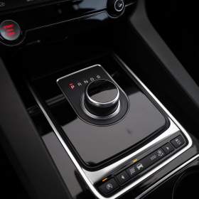 Foto inzerátu Jaguar F-Pace 20d AWD