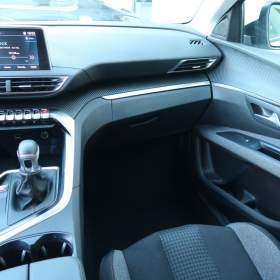 Foto inzerátu Peugeot 5008 1.5 BlueHDi