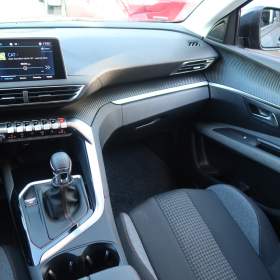 Foto inzerátu Peugeot 3008 1.2 PureTech