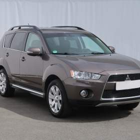 Mitsubishi Outlander 2.2 DI- D / 19557379