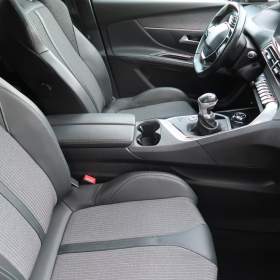 Foto inzerátu Peugeot 5008 PureTech 130