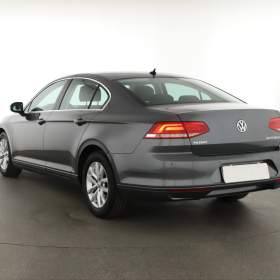 Foto inzerátu Volkswagen Passat 2.0 TDI