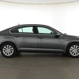 Foto inzerátu Volkswagen Passat 2.0 TDI