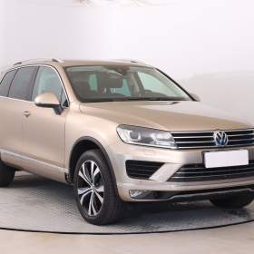 Volkswagen Touareg 3.0 TDI / 19560911