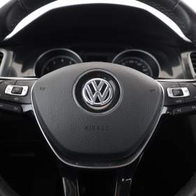 Foto inzerátu Volkswagen Golf 1.5 TSI