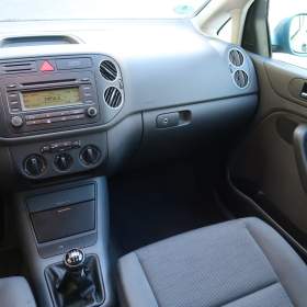 Foto inzerátu Volkswagen Golf 1.6 FSI