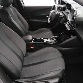 Foto inzerátu Peugeot e-2008 50 kWh