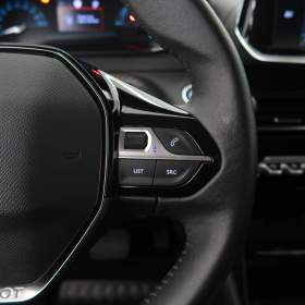 Foto inzerátu Peugeot e-2008 50 kWh