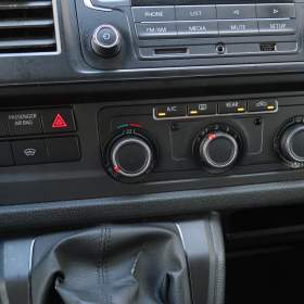 Foto inzerátu Volkswagen Caravelle 2.0 TDI 4MOTION