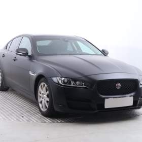 Jaguar XE E- Performance / 19566329