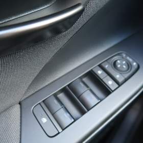 Foto inzerátu Toyota C-HR 1.8 Hybrid