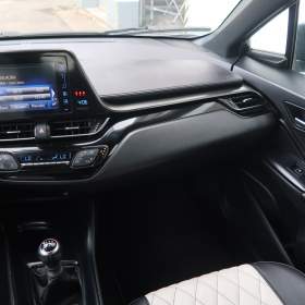 Foto inzerátu Toyota C-HR 1.2 Turbo
