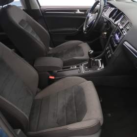 Foto inzerátu Volkswagen Golf 1.6 TDI