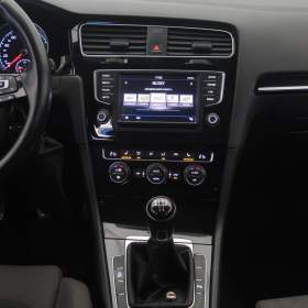 Foto inzerátu Volkswagen Golf 1.6 TDI