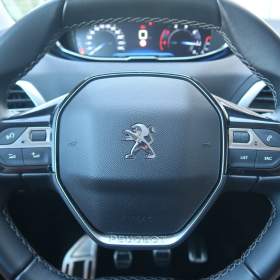 Foto inzerátu Peugeot 3008 1.5 BlueHDi