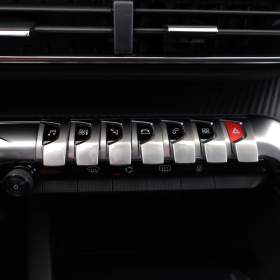 Foto inzerátu Peugeot 3008 1.2 PureTech