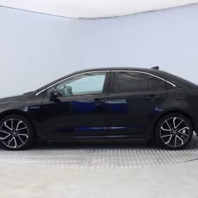 Foto inzerátu Toyota Corolla 1.8 Hybrid
