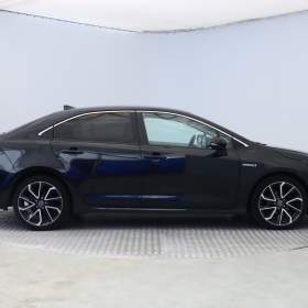 Foto inzerátu Toyota Corolla 1.8 Hybrid