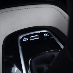 Foto inzerátu Toyota Corolla 1.8 Hybrid