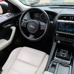 Foto inzerátu Jaguar F-Pace 30d AWD