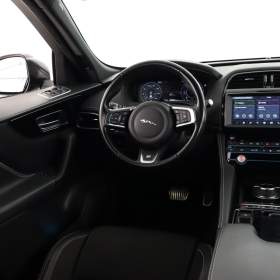 Foto inzerátu Jaguar F-Pace 25d AWD