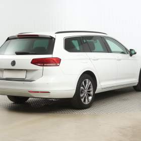 Foto inzerátu Volkswagen Passat 2.0 TDI